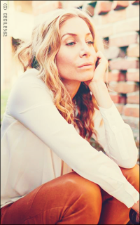 Elizabeth Mitchell LUD98swB