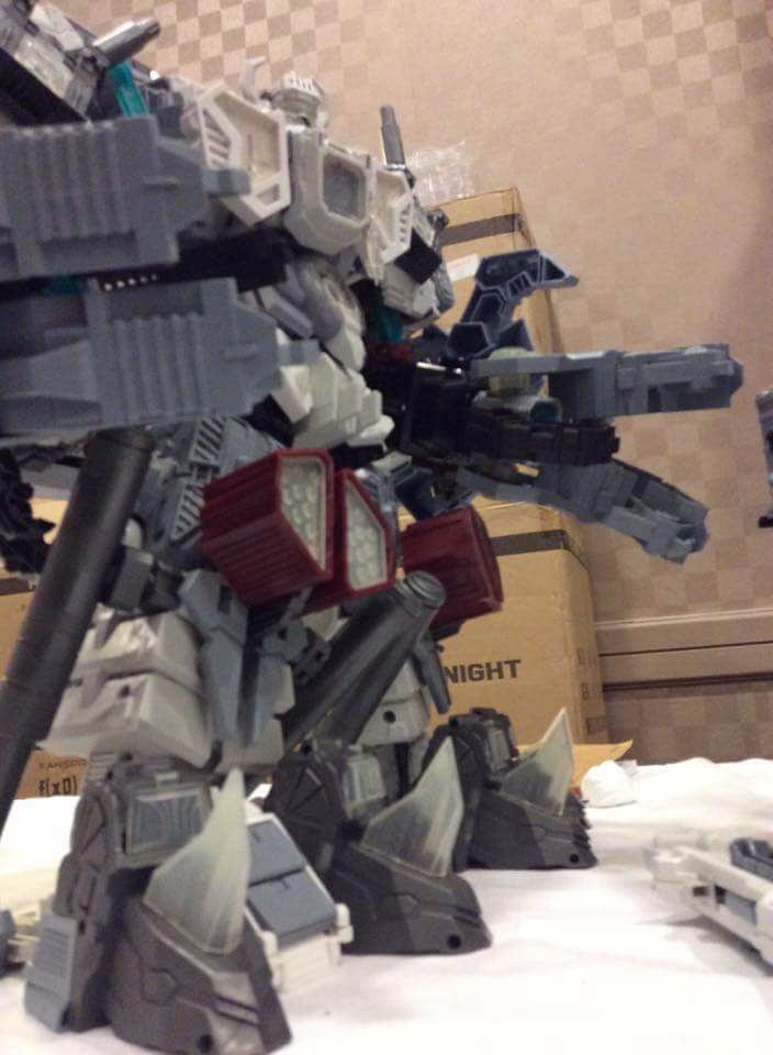 [MakeToys] Produit Tiers - Gamme MT - Basé sur les BD TF d'IDW - Page 9 LvOWutFr