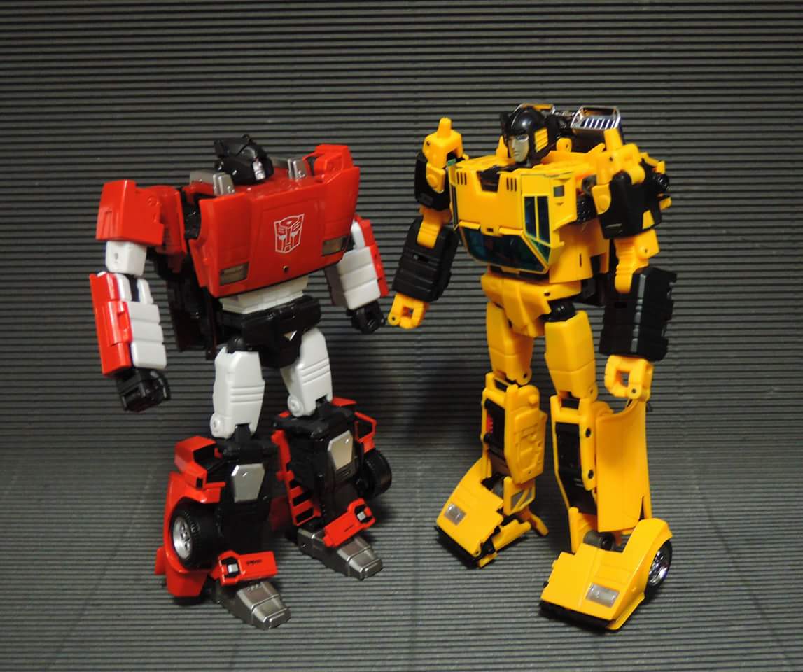 [BadCube] Produit Tiers - OTS-08 Sunsurge (aka Sunstreaker/Solo G1) + OTS-Special 01 Blaze (aka Sunstreaker/Solo Diaclone) - Page 2 LwD9PpgQ