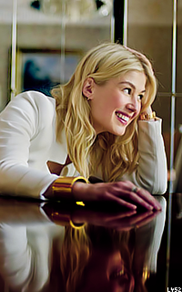 Rosamund Pike M5QqcsCT