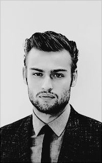 Douglas Booth MNkNRQDq