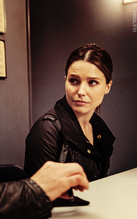 Sophia Bush MmP6dT15