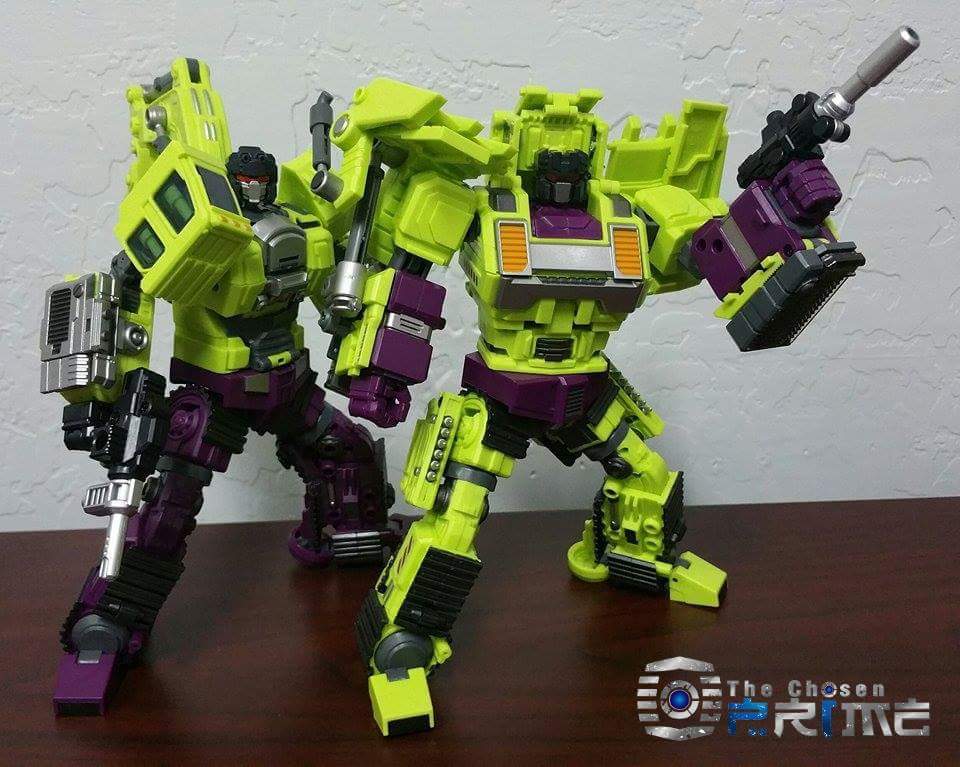 [Combiners Tiers] GENERATION-TOY GRAVITY BUILDER aka DEVASTATOR - Sortie 2015-2016 - Page 8 MtjnaYRM