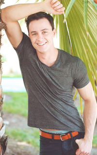 Ryan Kelley OEbItJnQ