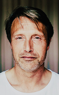 Mads Mikkelsen OU6Muqu0