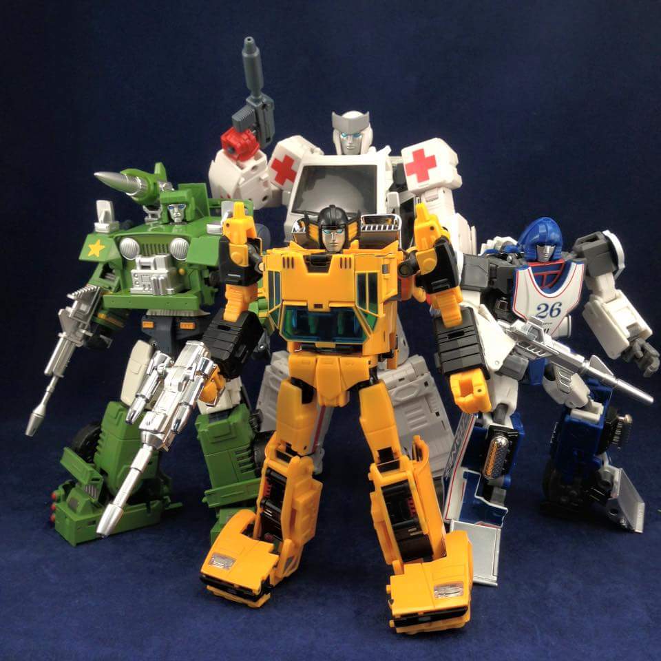 [Masterpiece Tiers] BADCUBE OTS-08 SUNSURGE aka SUNSTREAKER - Sortie Janvier 2016 - Page 4 OegbskXw