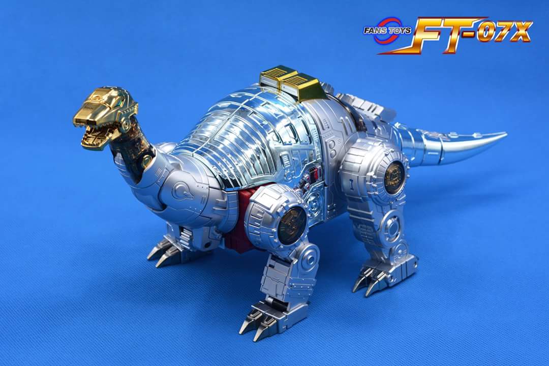 [Fanstoys] Produit Tiers - Dinobots - FT-04 Scoria, FT-05 Soar, FT-06 Sever, FT-07 Stomp, FT-08 Grinder - Page 9 OhAWCVeW