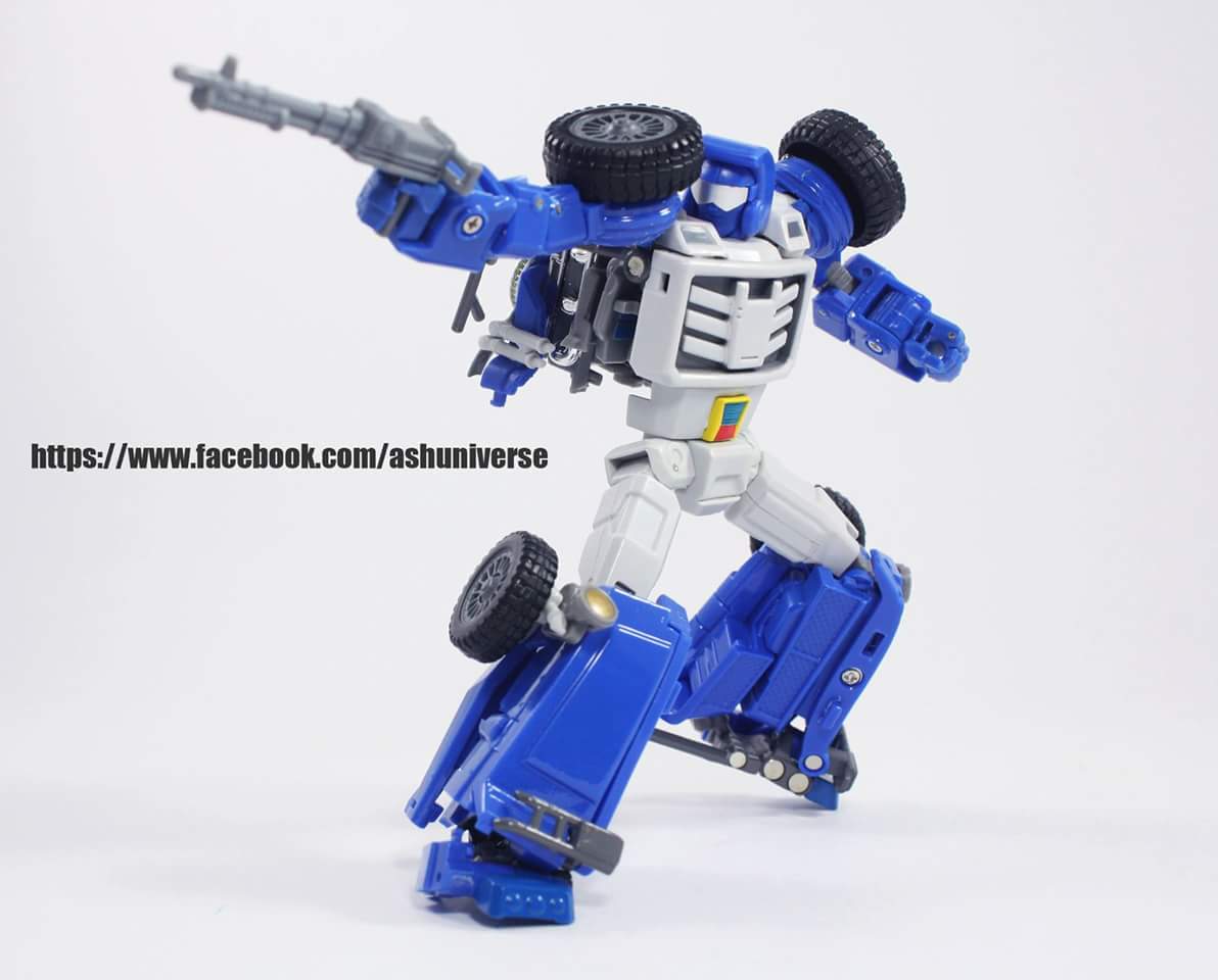 [Masterpiece Tiers] X-TRANSBOTS MM-VIII ARKOSE aka BEACHCOMBER - Sortie Fevrier 2016 - Page 4 PipQrPKO