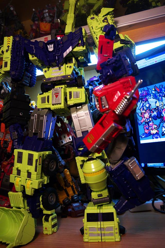 [Combiners Tiers] TOYWORLD TW-C CONSTRUCTOR aka DEVASTATOR - Sortie 2016 - Page 15 PoY3UG35