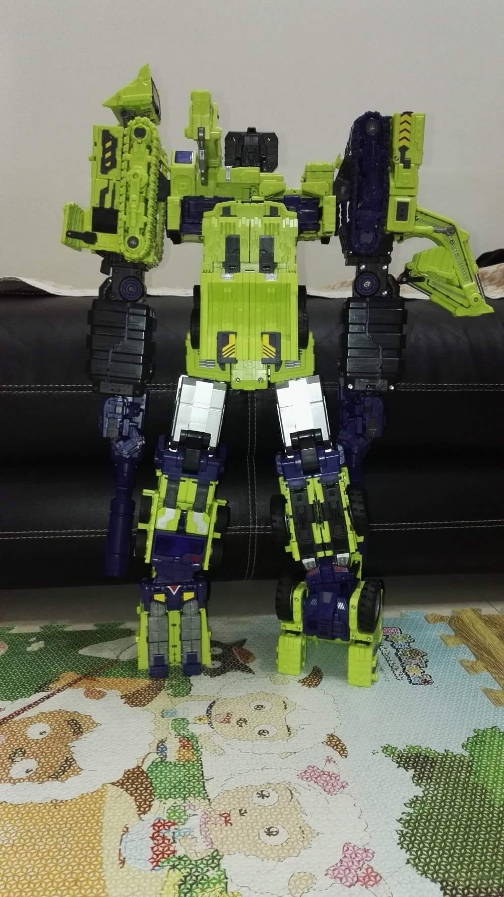 [Toyworld] Produit Tiers - Jouet TW-C Constructor aka Devastator/Dévastateur (Version vert G1 et jaune G2) - Page 6 QGckIIKm