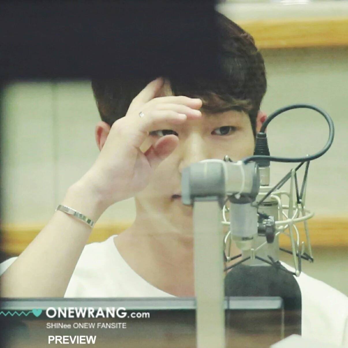 [IMG/160705] Onew @ DJ Especial - KBS Sukira Kiss The Radio QPmMLHS6