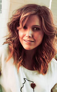 Sophia Bush QgP8fMq5