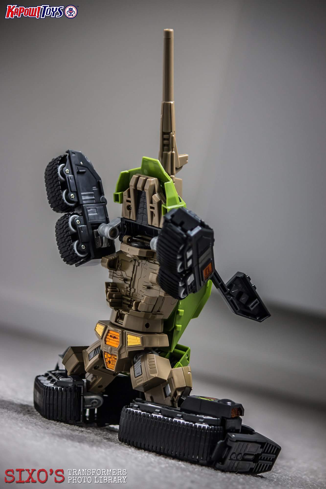 [Masterpiece Tiers] MAKETOYS MTRM-04 IRON WILL aka HARDHEAD - Sortie Fevrier 2016 - Page 4 R3TsBFPX