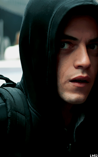 Rami Malek R77OeQ2d