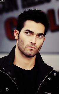 Tyler Hoechlin RmoGrHWJ