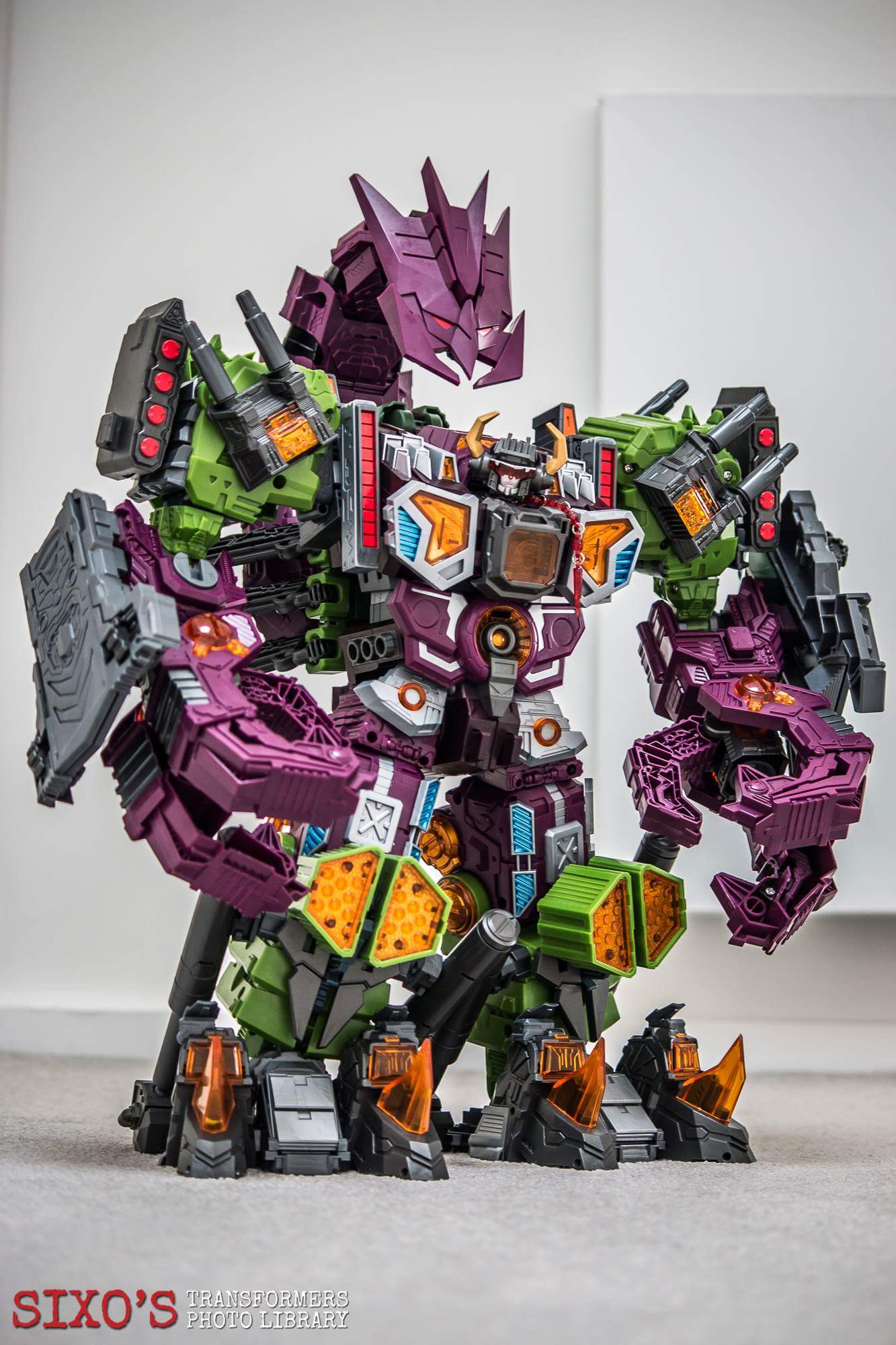 [Masterpiece Tiers] MAKETOYS MCB-03 PANDINUS aka SCORPONOK - Sortie Avril 2016 - Page 4 SQ8GCdlw