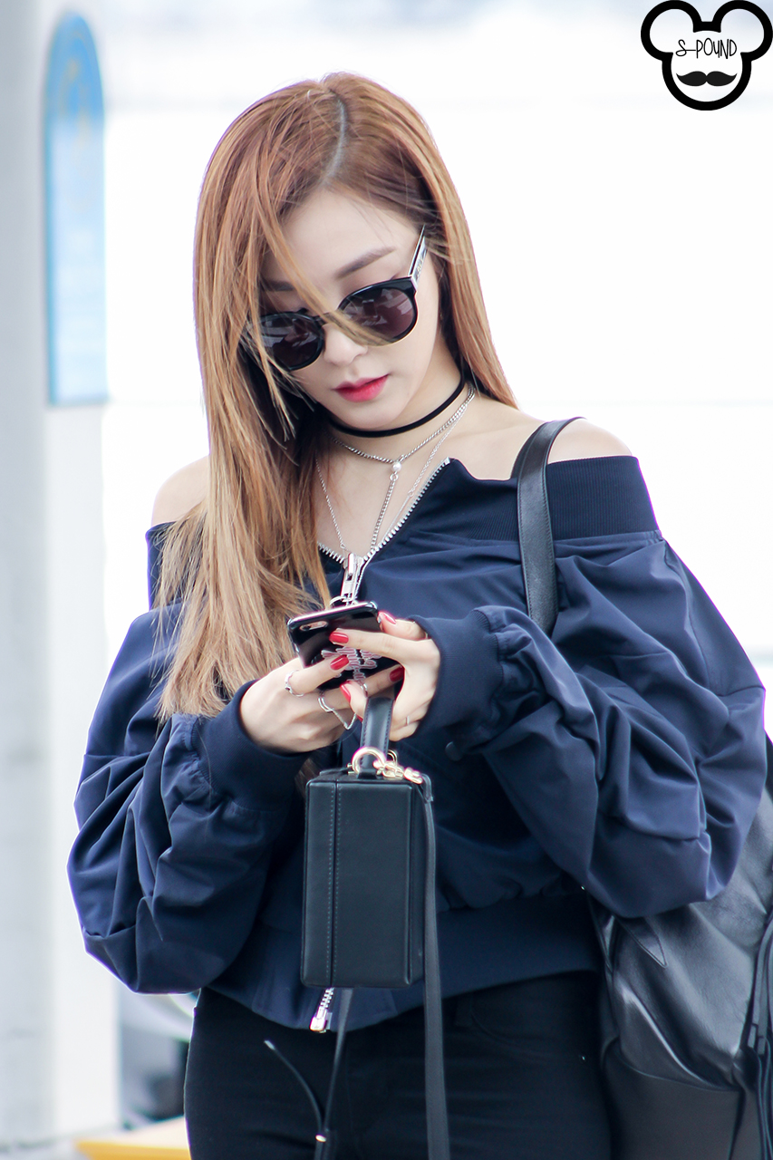 [PIC][03-03-2016]Tiffany khởi hành đi Pháp để tham dự "Paris Fashion Week 2016" vào sáng nay - Page 3 ScAHrM8G