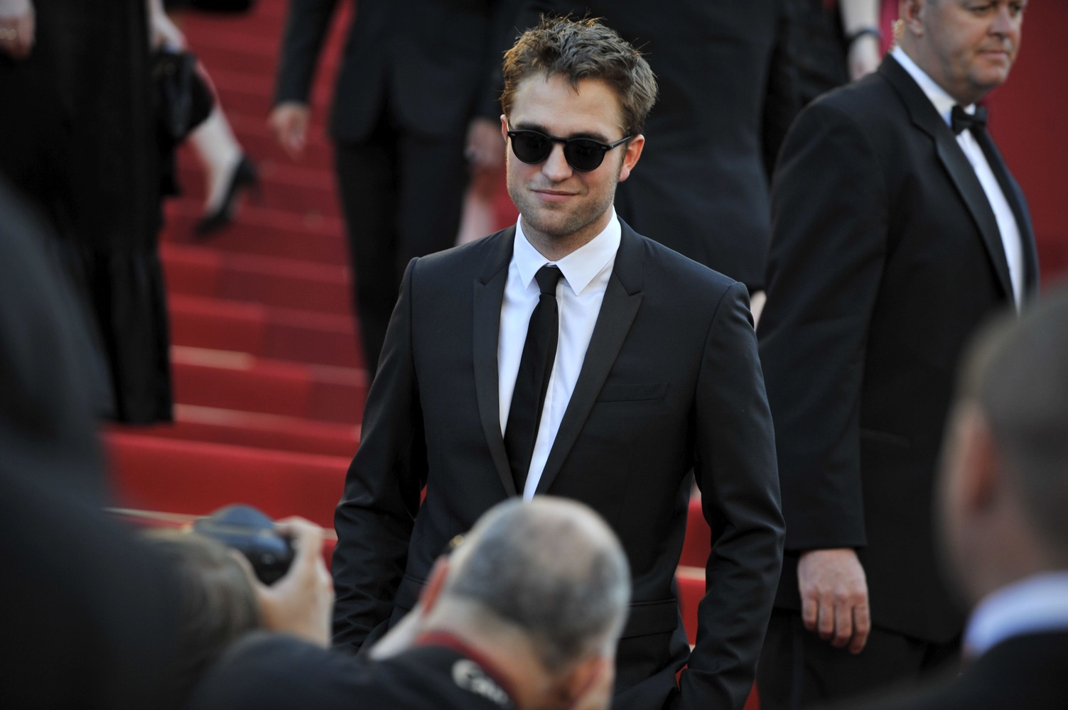 31 Julio - 2 Nuevas Fotos de Rob en la alfombra roja de “On The Road”, en Cannes 2012!!! ScHOT9wr