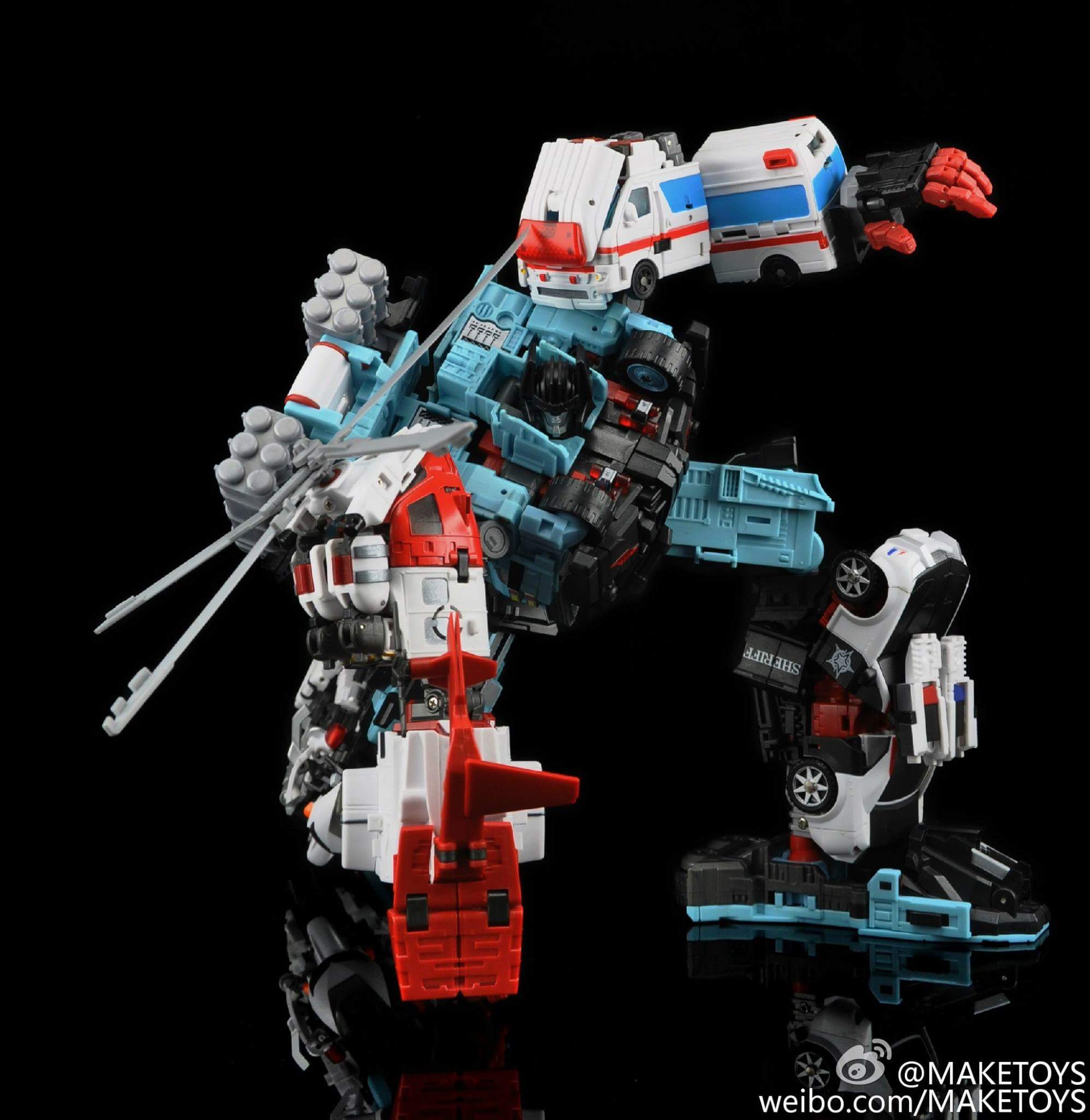 [Combiners Tiers] MAKETOYS MTCM-04 GUARDIA aka DEFENSOR - 2015-2016 - Page 5 TQaESsfn