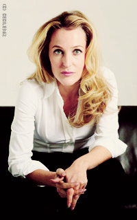 Gillian Anderson TcFnYxgD