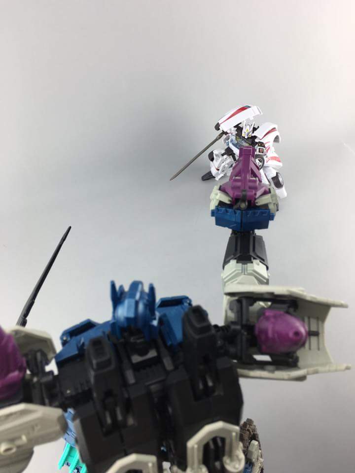 [Mastermind Creations] Produit Tiers - R-17 Carnifex - aka Overlord (TF Masterforce) - Page 2 TtFTdxc1