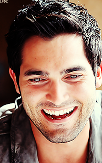 Tyler Hoechlin UQlSLc7L