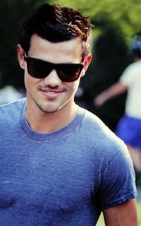 Taylor Lautner UWRkhM9Z