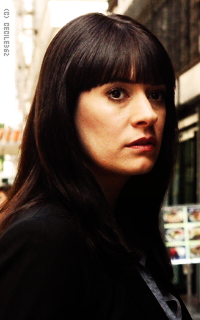 Paget Brewster UYUESJrg