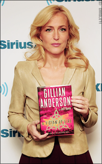 Gillian Anderson UcisP04W