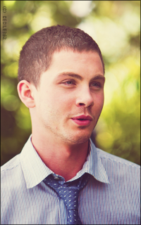 Logan Lerman UovnE4h3