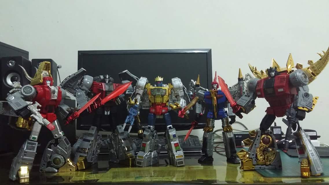 [Fanstoys] Produit Tiers - Dinobots - FT-04 Scoria, FT-05 Soar, FT-06 Sever, FT-07 Stomp, FT-08 Grinder - Page 9 V0WjtlEf