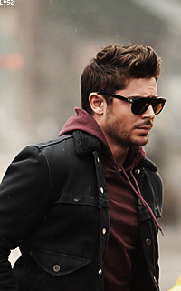 Zac Efron VHyQWVx9