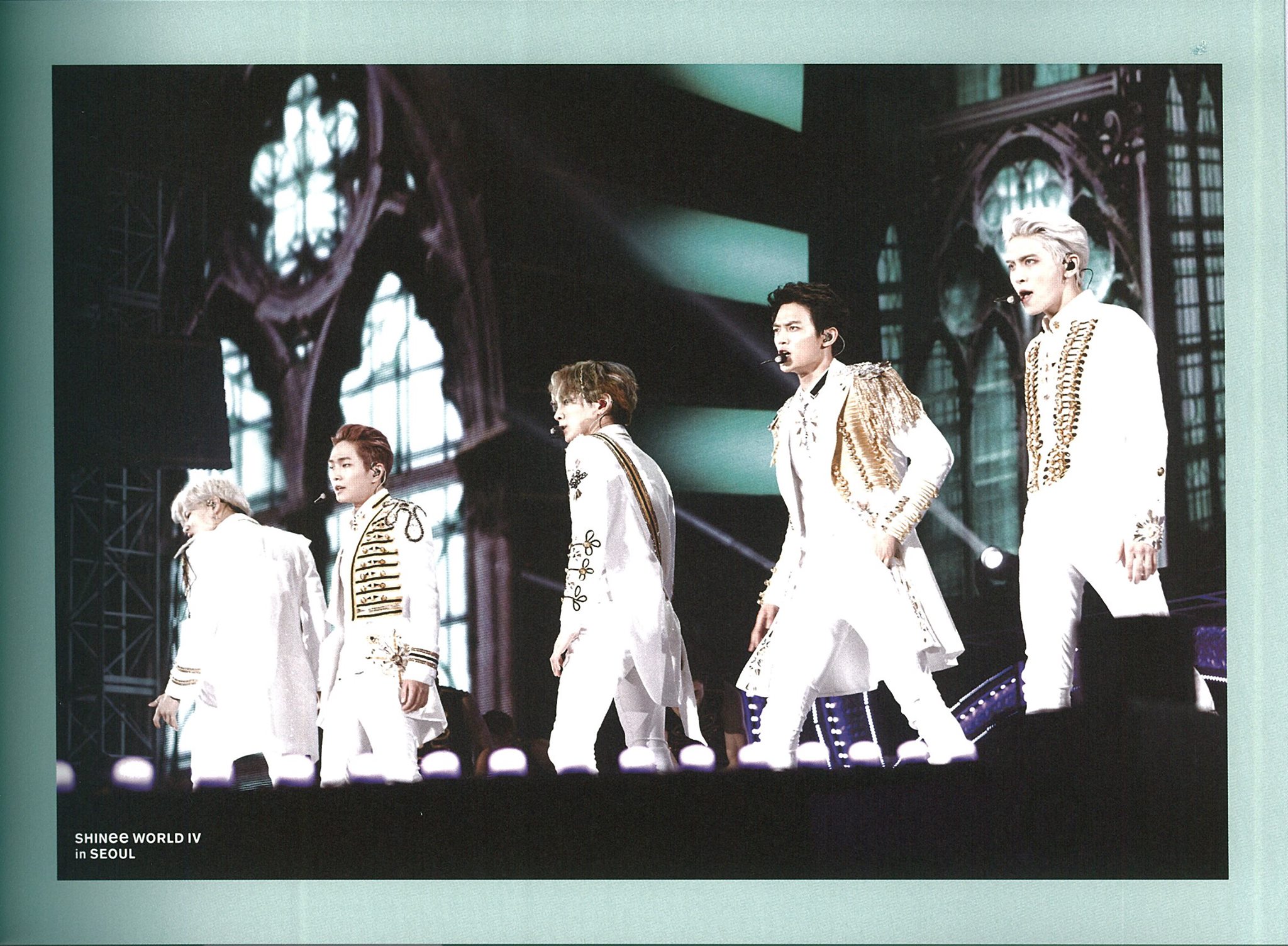 [IMG] SHINee World IV DVD Photoshoot  VbCMnQAl