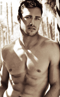 Taylor Kinney Vm6avhRt