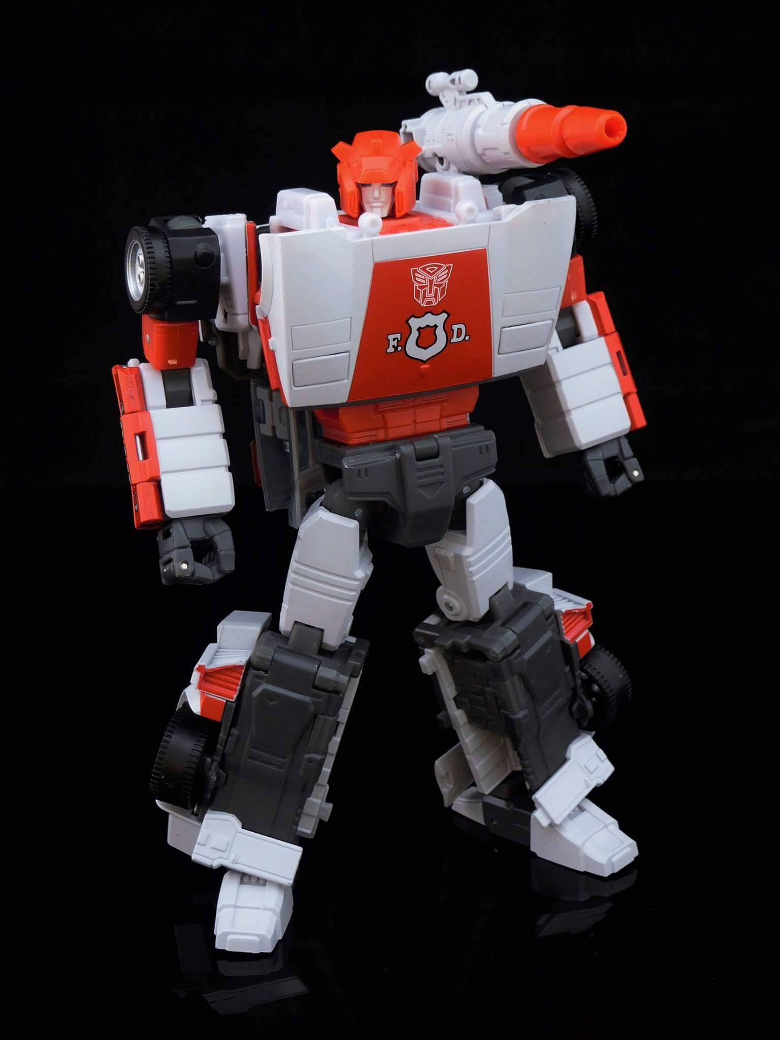 [Masterpiece] MP-14 Red Alert/Feu d'Alerte - Page 2 VyujtaFG