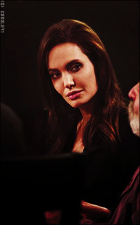 Angelina Jolie WjT9AzC3