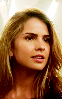 Shelley Hennig WsqqkRwU