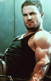 Stephen Amell XKmrS9h1