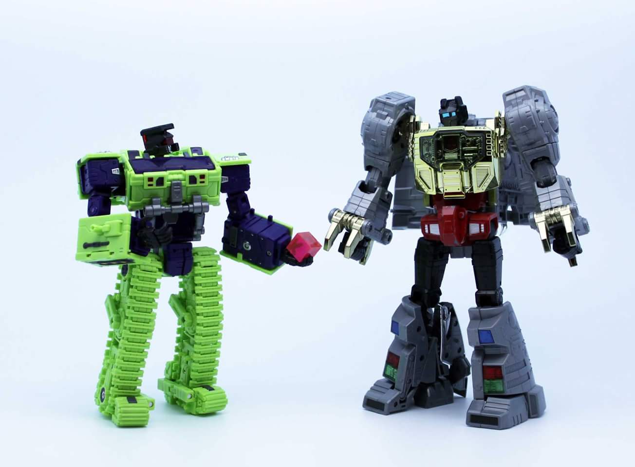 [Toyworld] Produit Tiers - Jouet TW-C Constructor aka Devastator/Dévastateur (Version vert G1 et jaune G2) - Page 3 Xh0P6elF