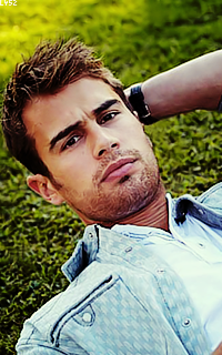 Theo James ZCDYCuCn