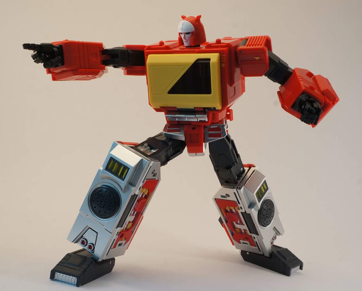 [Masterpiece Tiers] KFC TOYS TRANSISTOR PURE RED aka BLASTER - Sortie Janvier 2015 ZZSKM6bg