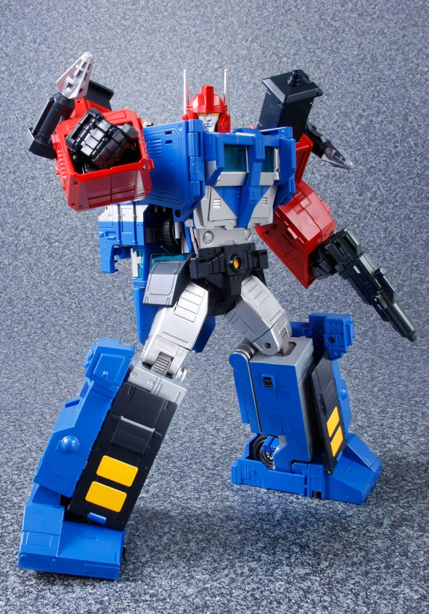 [Masterpiece Takara Tomy] MP-31 DELTA MAGNUS - Sortie Aout 2016 ZmBX3YUO