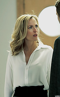 Gillian Anderson ZswEDcIC