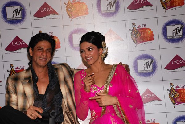 Lycra MTV Style Awards 2007 shahrukh khan deepika Still23