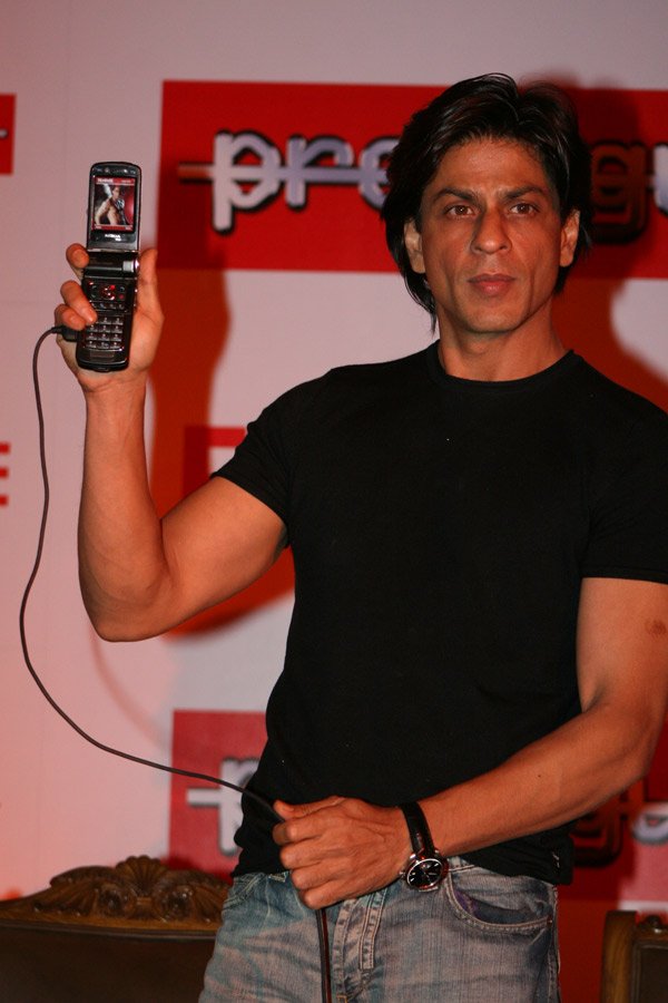 Shahrukh Khan launches Filmfare's latest initiative Still3