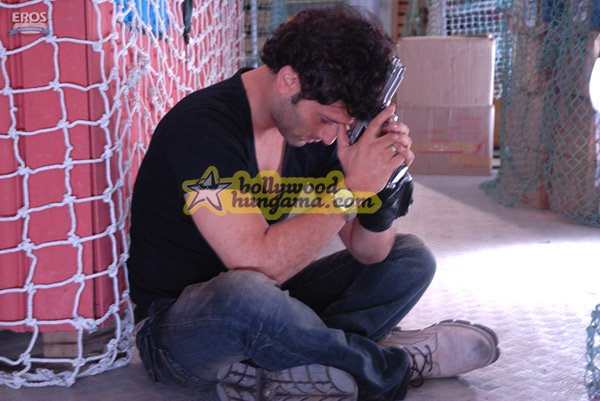 الممثل الانيق shiney ahuja Still27