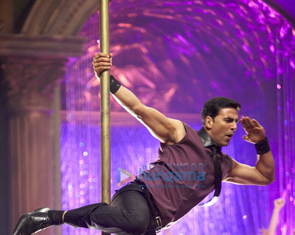 صور من فلم Desi Boyz Still23