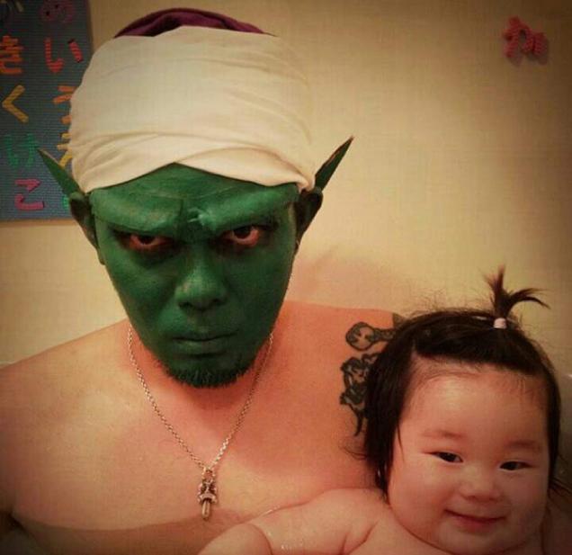 [Face Cosplay]Un papa qui rend l'heure du bain joyeux pour son enfant Turay0uuhg3u52weneaj