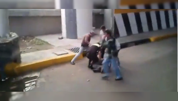 VIDEO: Pasajeros de un autobús golpean a dos atracadores que subieron al mismo en Naucalpan 190507_Imagen4_5_principal