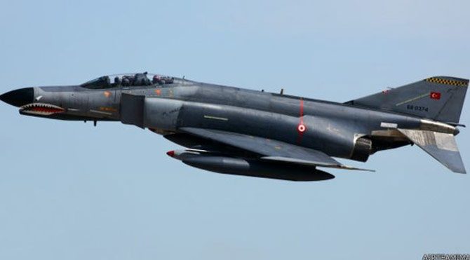 Hava Kuvvetleri Komutanlığı, birbiri ardına yaşanan kazalardan sonra F-4’lerin uçuşunu durdurma kararı aldı. F-4-pa%C5%9Fa-371